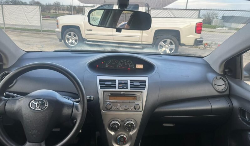 2012 Toyota Yaris full