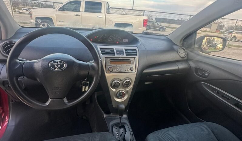 2012 Toyota Yaris full
