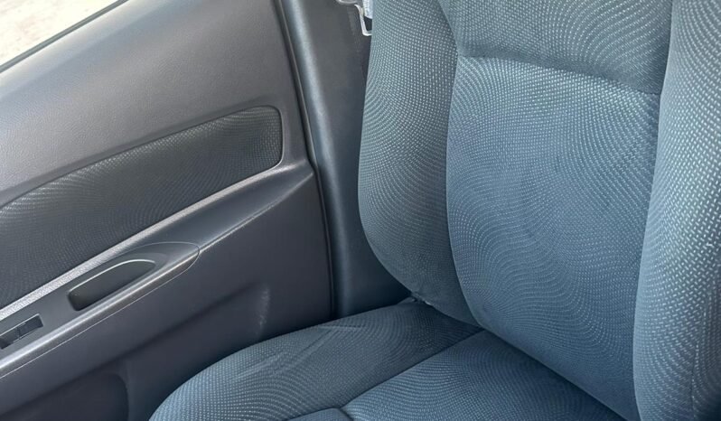 2012 Toyota Yaris full