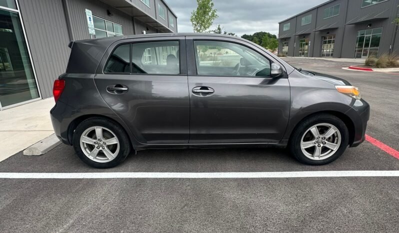 2011 Scion XD full