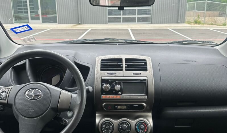 2011 Scion XD full