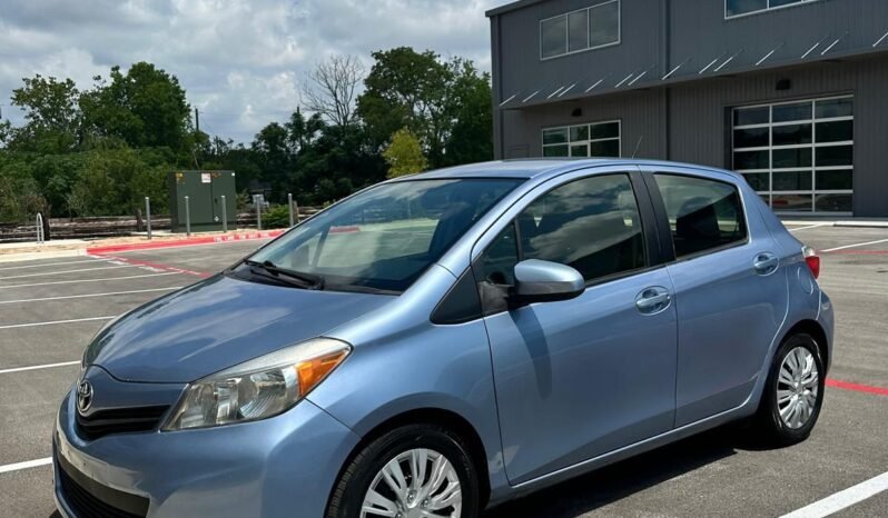 2013 Toyota Yaris full