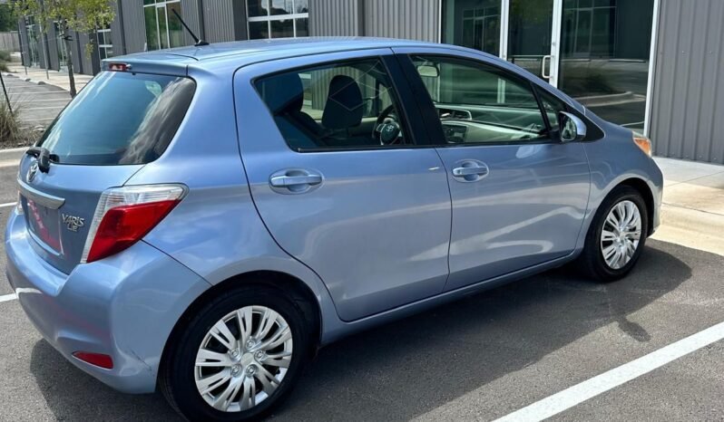 2013 Toyota Yaris full